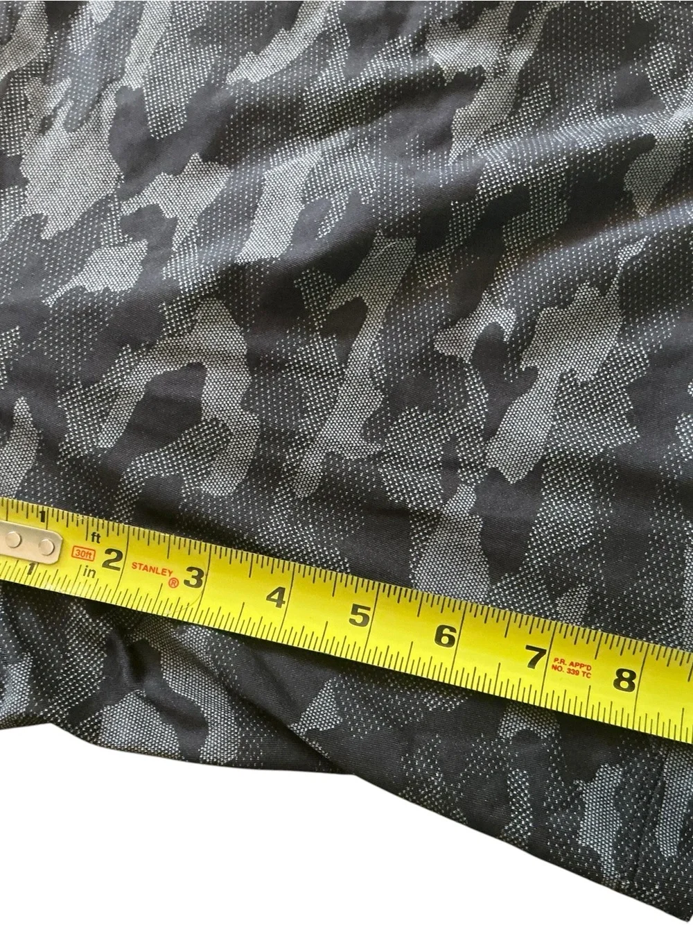Lululemon Mens pace breaker 9” lined shorts men’s medium variegated mesh camo